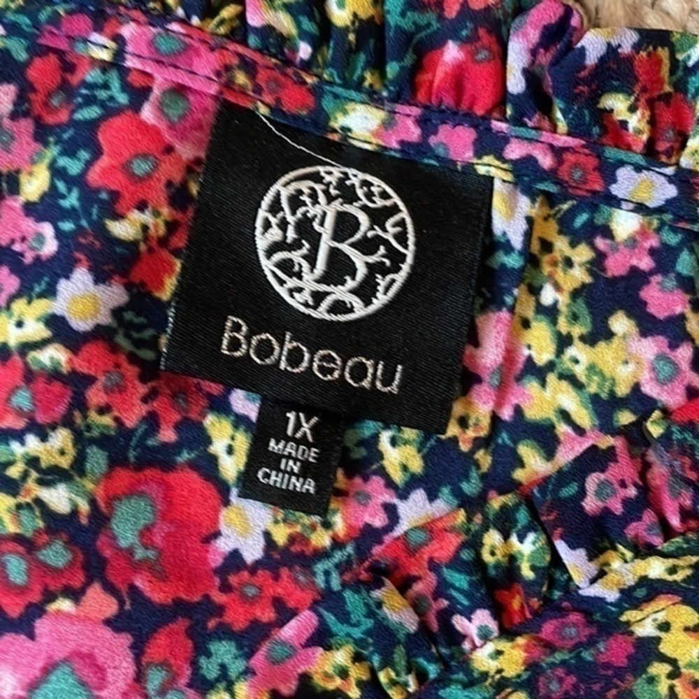 Bobeau top size 1X floral hundred percent polyester blouse - Picture 5 of 7